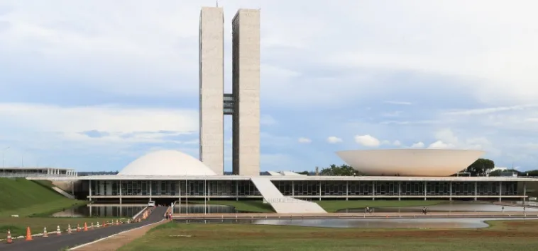 PL elege 121 deputados e tem maior bancada de um partido desde 1988; confira as demais siglas