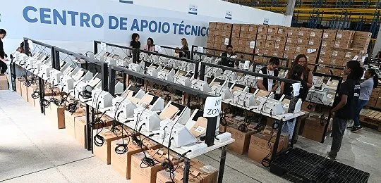 TRE-BA inicia preparação de urnas eletrônicas para o segundo turno