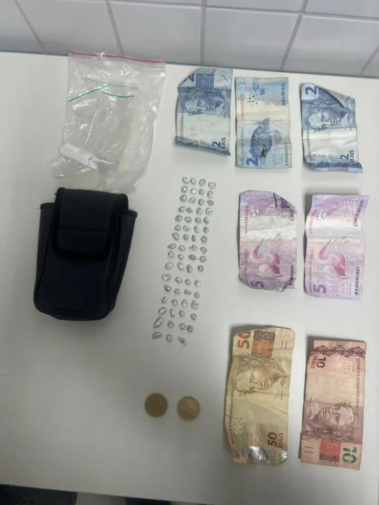 Polícia Militar apreende 63 porções de crack no Centro de Camaçari