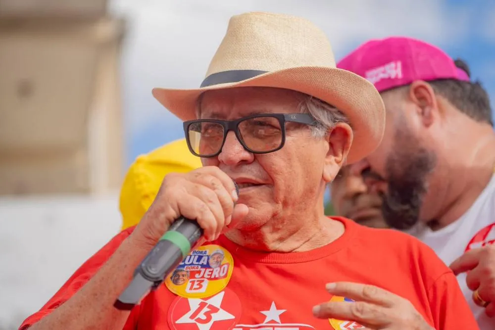 Caetano celebra fim da escala 6x1 e destaca luta de Lula pelos direitos dos trabalhadores